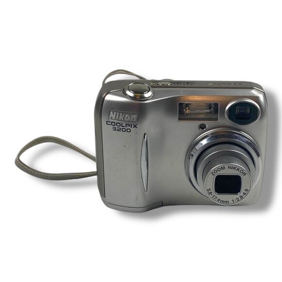 Nikon Coolpix 3200 Digital Camera (E3200) 3.2MP 3.0x Optical Zoom Tested & Works - Picture 1 of 4